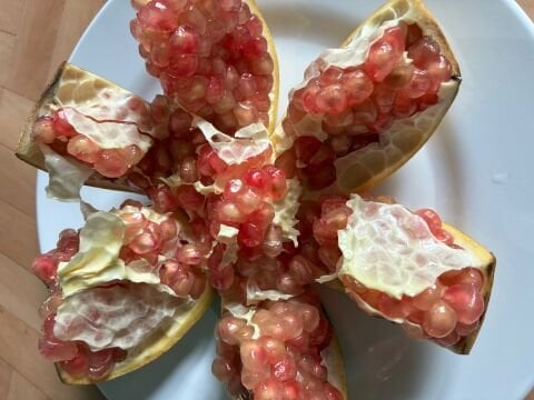 Yeni Hasat Sofralık Mükemmel Yemesi Olan Taze Keben Narı Yeni Hasat (5 Kg)