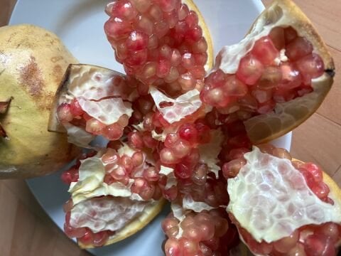 Yeni Hasat Sofralık Mükemmel Yemesi Olan Taze Keben Narı Yeni Hasat (5 Kg)