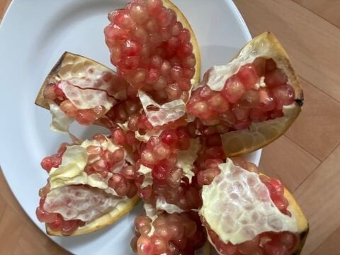 Yeni Hasat Sofralık Mükemmel Yemesi Olan Taze Keben Narı Yeni Hasat (5 Kg)