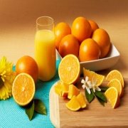 Tüplü Geç Sezon Hasadı Yapılan Valencia Portakal Fidanı