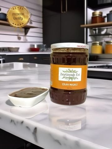 Yöresel Lezzetler Çilek Reçeli Cam Şişe 710 Gram