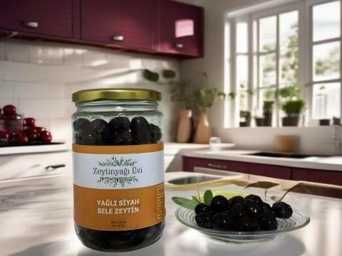 Yöresel Sele Sofralık Siyah Zeytin 720 Gram Cam Şişe Doğal Tatlandırma