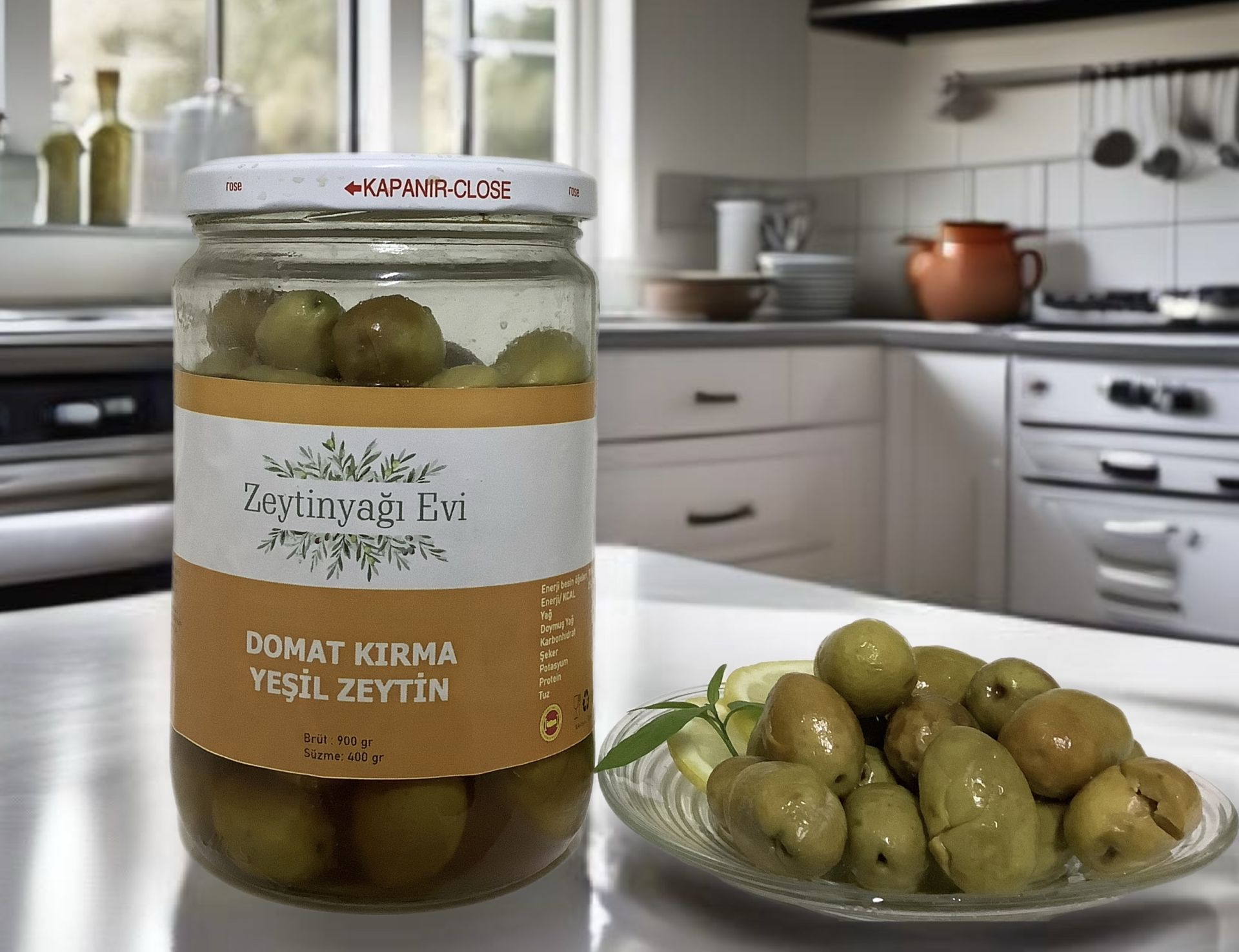 Yöresel Doğal Tatlandırma El Kırması Domat Sofralık Yeşil Zeytin İri Kalibre Cam Kavanoz 900 gram