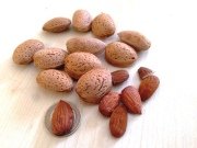 Doğal Kabuklu Tatlı Anadolu Bademi (1 kg)